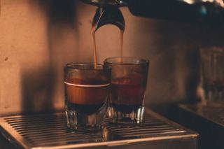 Café : une eau trop pure extrait mal, une eau trop dure masque tout