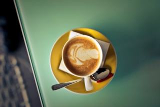 Latte art : techniques et motifs pour sublimer votre cafe