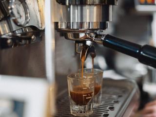Quelle eau pour le café donne la meilleure tasse ?